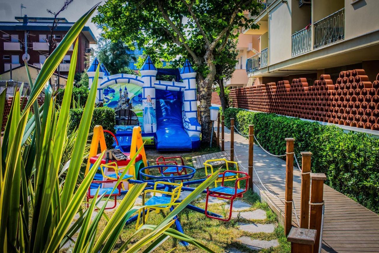 Hotel Rosalba - Valentini Family Village Bellaria-Igea Marina Ngoại thất bức ảnh