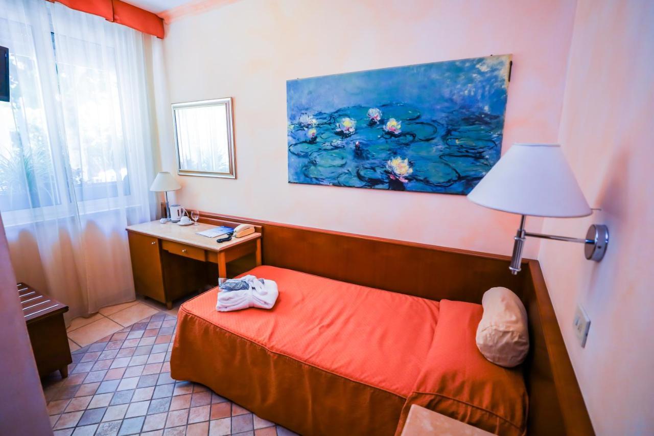 Hotel Rosalba - Valentini Family Village Bellaria-Igea Marina Ngoại thất bức ảnh