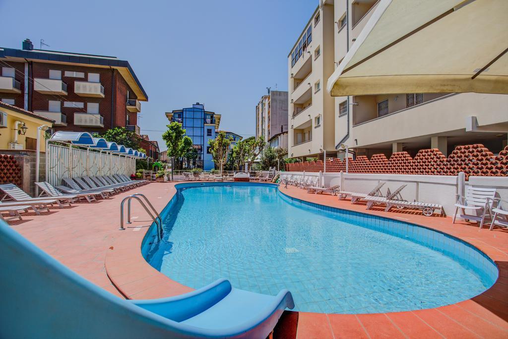 Hotel Rosalba - Valentini Family Village Bellaria-Igea Marina Ngoại thất bức ảnh