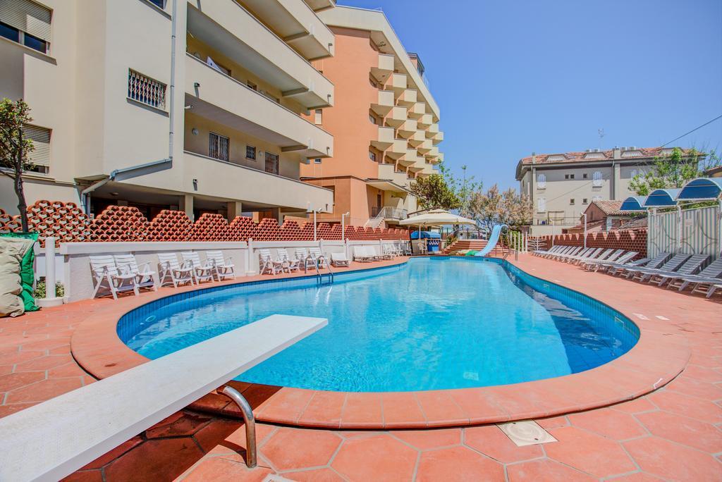 Hotel Rosalba - Valentini Family Village Bellaria-Igea Marina Ngoại thất bức ảnh